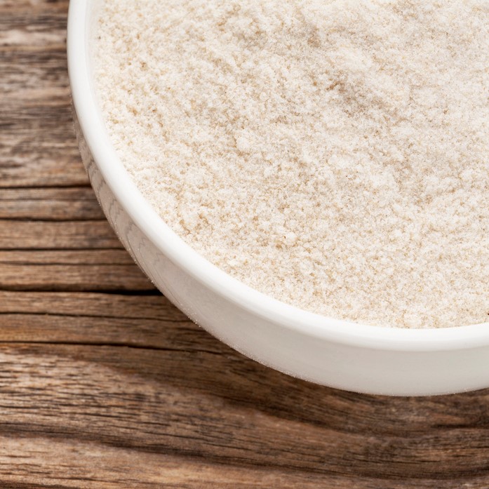 主に兵庫県産の米を使用しています。工場内で製粉しています。