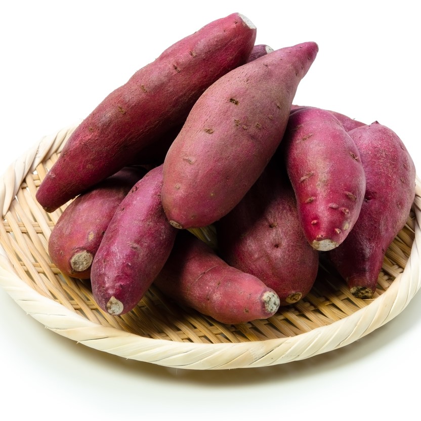 兵庫県内の農家で栽培されたさつまいもです。一般には流通しない、甘みの少ないものを使用しています。