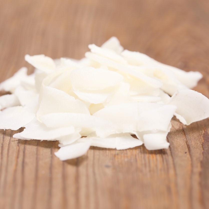 ミネラルバランスが良く、通常のビタミンEの50倍の抗酸化力をもつ、スーパービタミンE(δ[デルタ]トコトリエノール)を含むため、体内での抗酸化作用が期待されます。また、独特の香りで、嗜好性も上がります。国内メーカーの物でフィリピン産のものを使用しています。